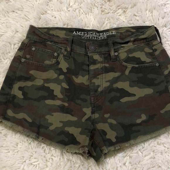 American Eagle Outfitters Pants - Camo American Eagle shorts!